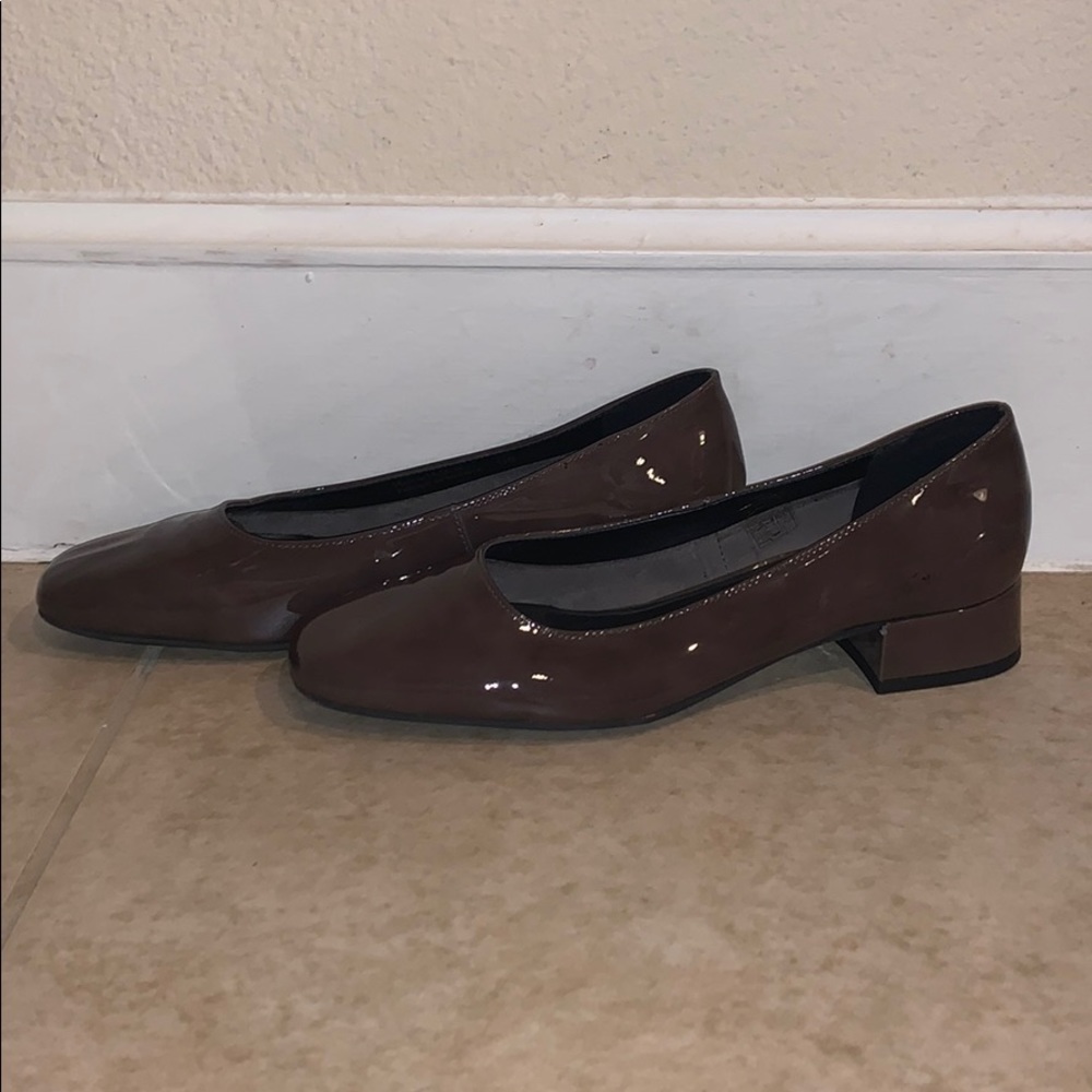 Brown heeled dress shoes - Picture 2 of 6